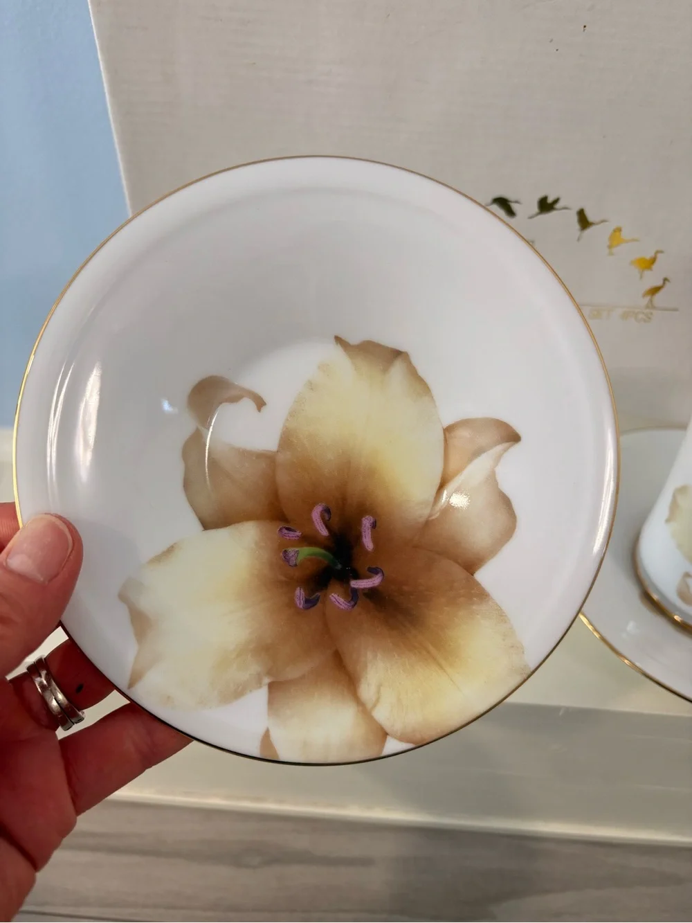 Naremoa Studio Collection White Porcelain Lily Coffee Cup Saucer Set Boxed 4pc